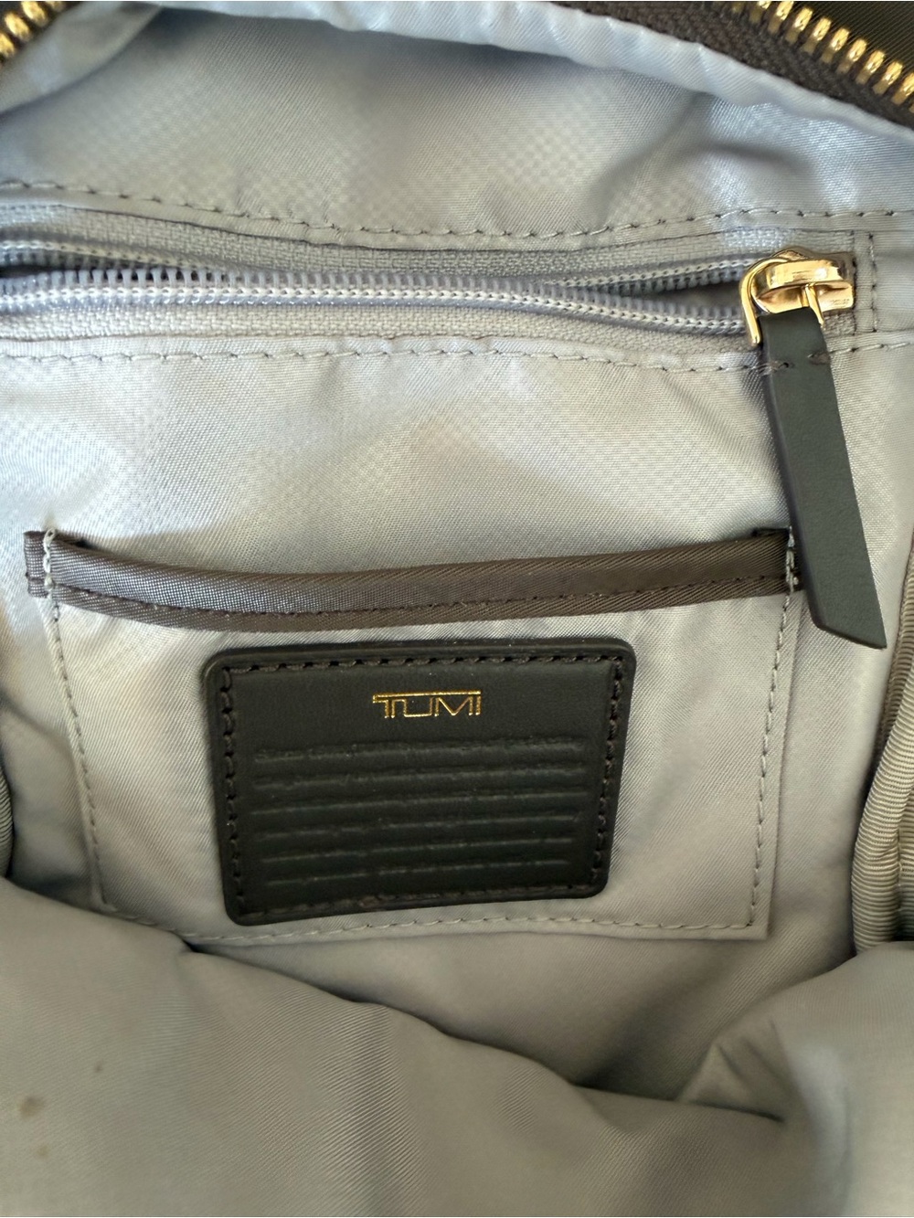 Tumi Voyager Anna Sling Bag. GUC. Brown with Gold Hardware - Picture 9 of 11